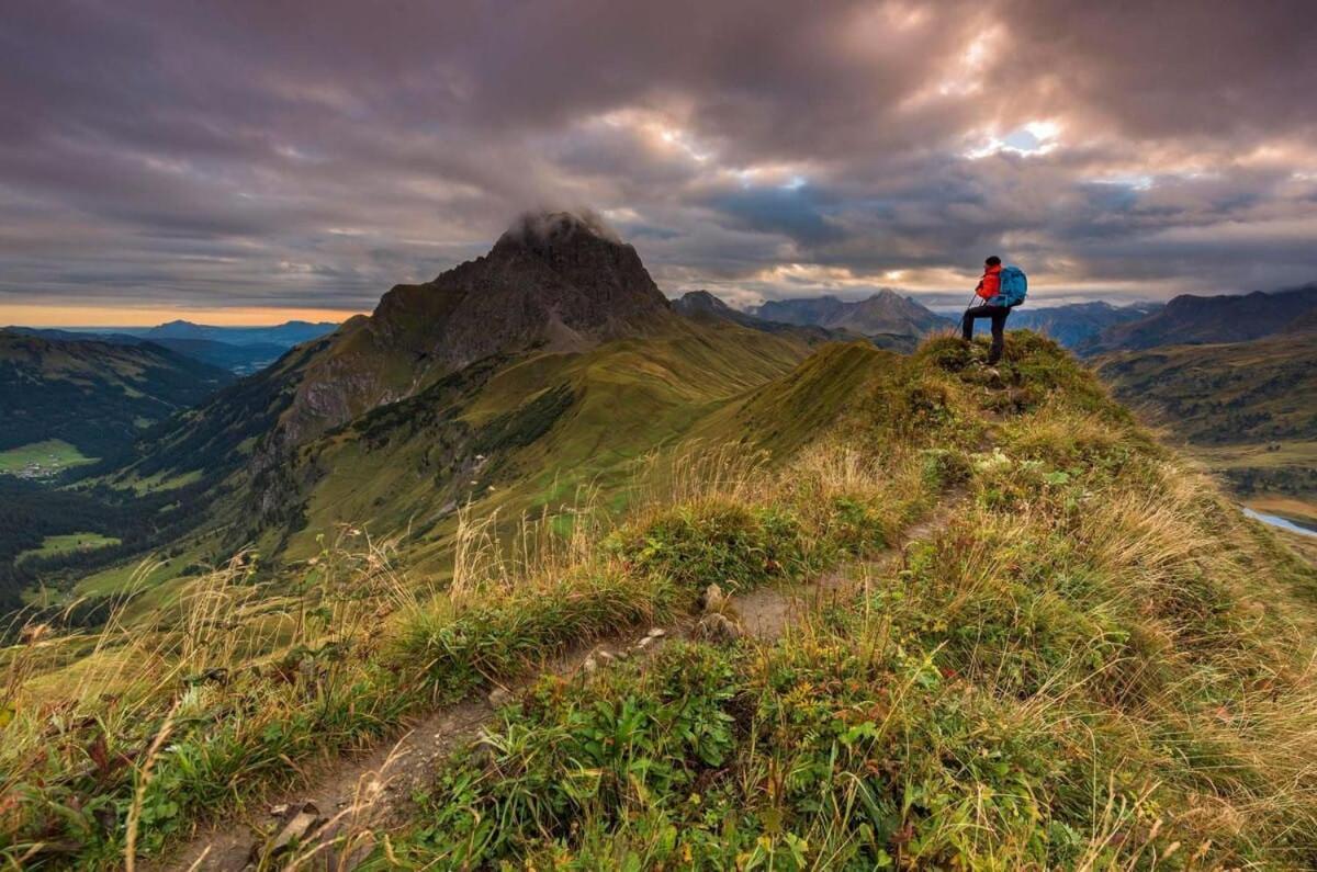Bed And Breakfast - Die Aelplersuit Fuer Backpackers Im Berghuesli Linthal Eksteriør billede