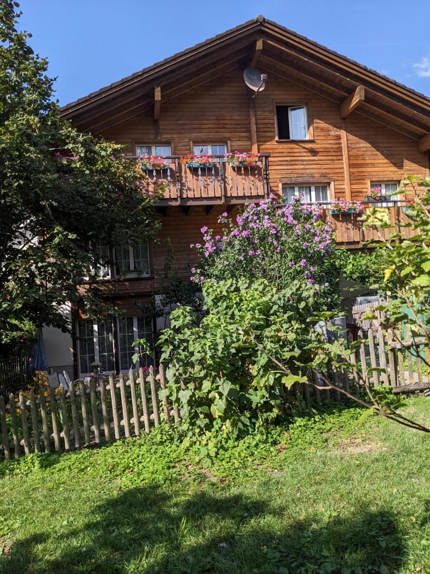 Bed And Breakfast - Die Aelplersuit Fuer Backpackers Im Berghuesli Linthal Eksteriør billede